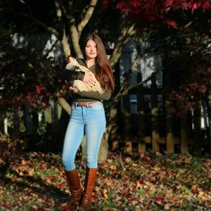 Meet your Posher, Santana